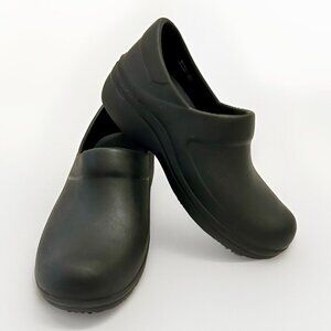 Crocs Black Clog Shoes Slip Resistant Dual Comfort Women’s Size 6